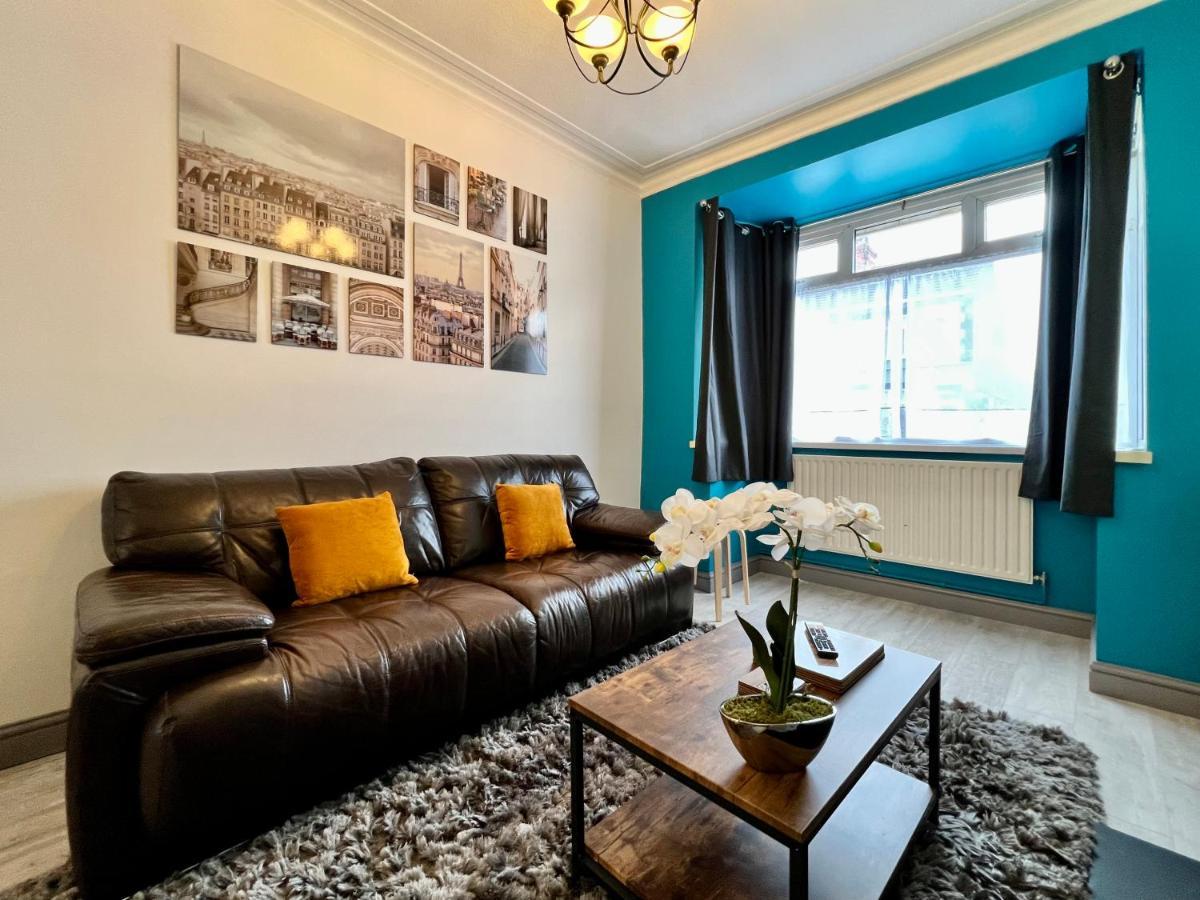 Bramhall House - Great For Contractors Or Family Holidays Клийторпс Екстериор снимка