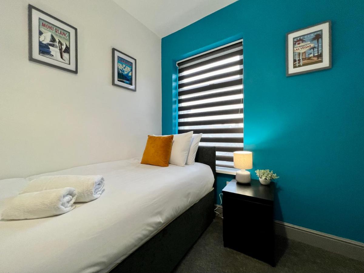 Bramhall House - Great For Contractors Or Family Holidays Клийторпс Екстериор снимка