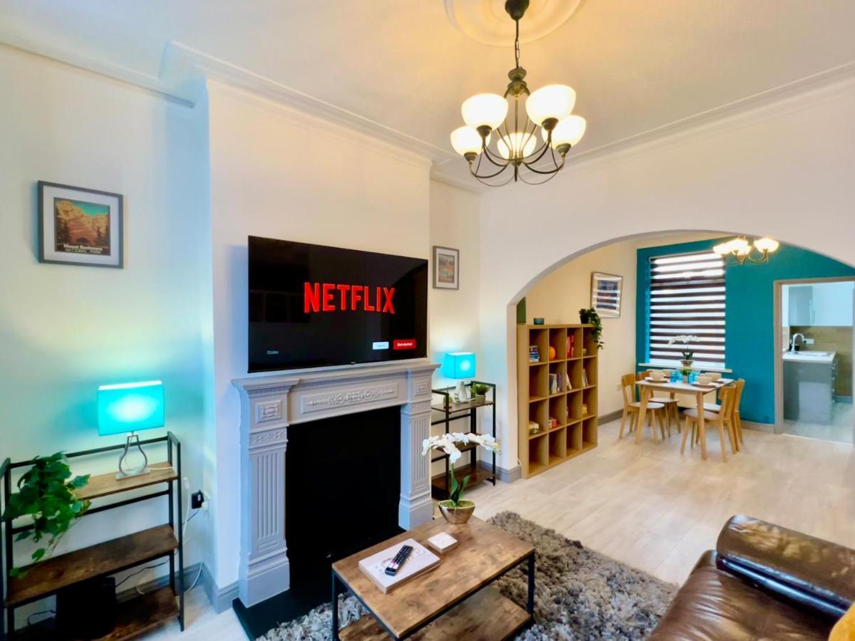 Bramhall House - Great For Contractors Or Family Holidays Клийторпс Екстериор снимка