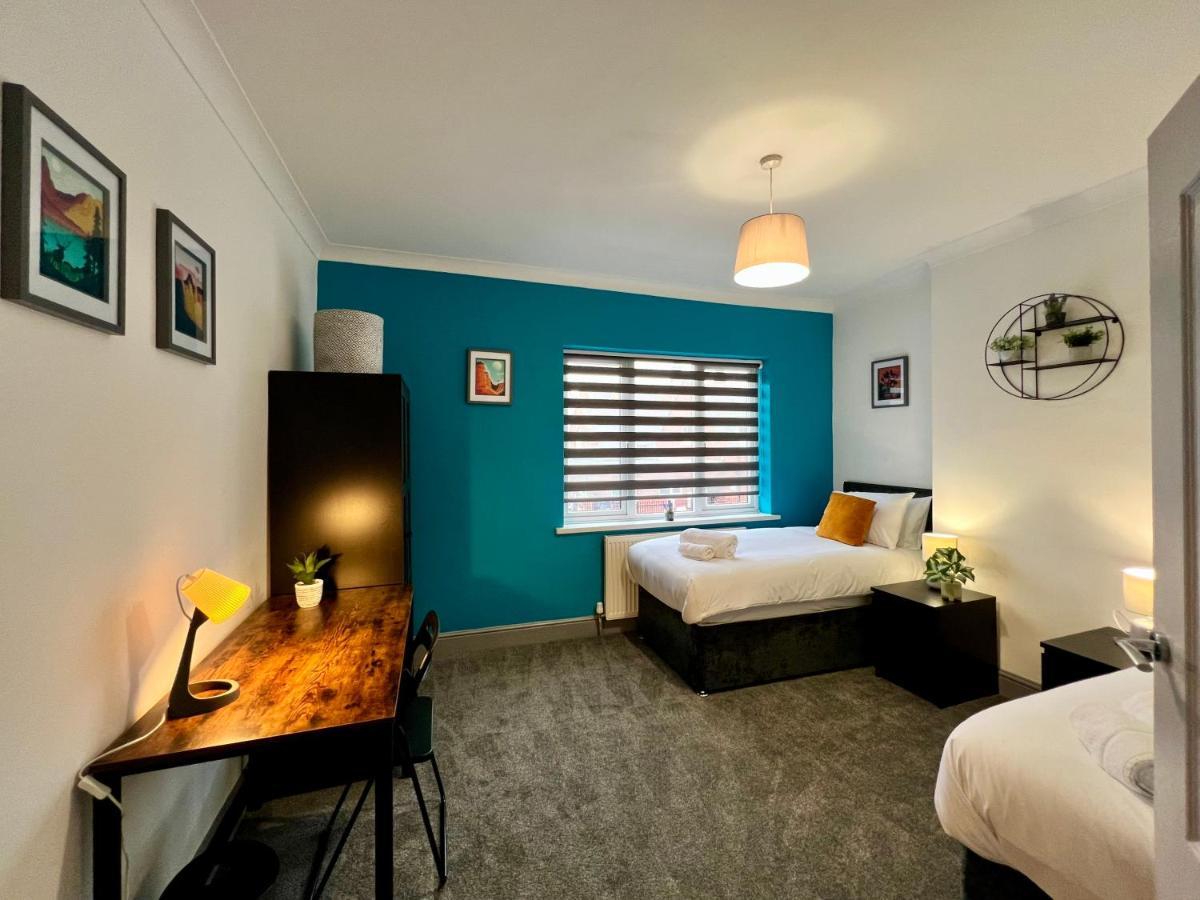 Bramhall House - Great For Contractors Or Family Holidays Клийторпс Екстериор снимка