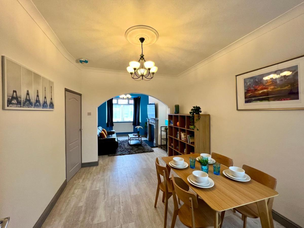 Bramhall House - Great For Contractors Or Family Holidays Клийторпс Екстериор снимка