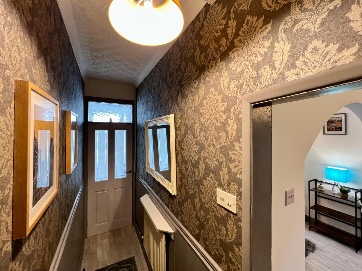 Bramhall House - Great For Contractors Or Family Holidays Клийторпс Екстериор снимка